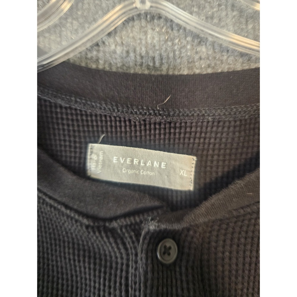 Everlane Men's Henley Waffle Knit Thermal Shirt Size XL Black Organic Cotton - Picture 3 of 7